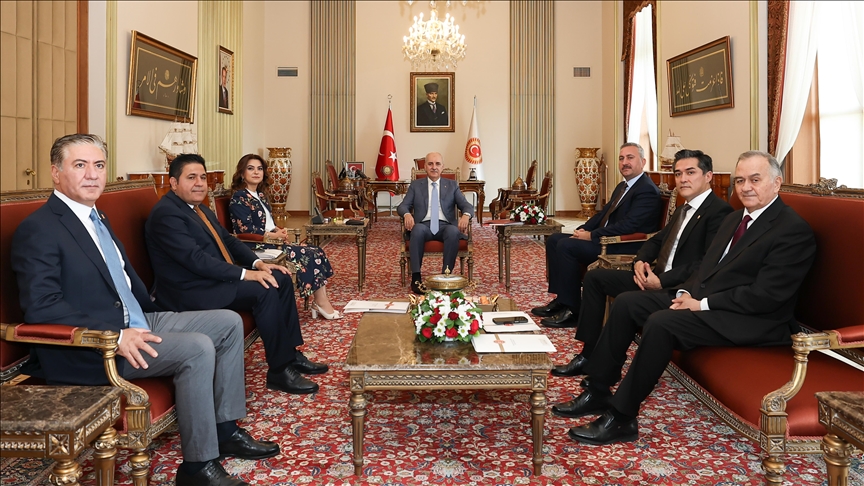 Serokê Meclisê Kurtulmuş li Meclisê bi nûnerên partiyên siyasî ra civiya