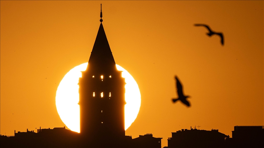 "Hezarfen'den Beri Aynı Ruhla" sergisi Galata Kulesi'nde açılacak