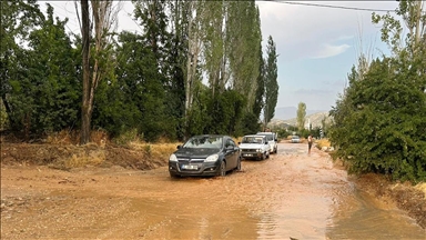 Antalya'nın Elmalı ilçesinde sağanak, dolu ve hortum etkili oldu