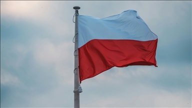 Polonia redukton marrëdhëniet diplomatike me Hungarinë