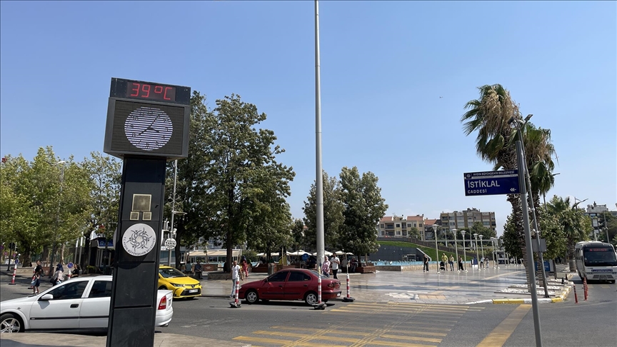 Aydın'da sıcak hava bunaltıyor