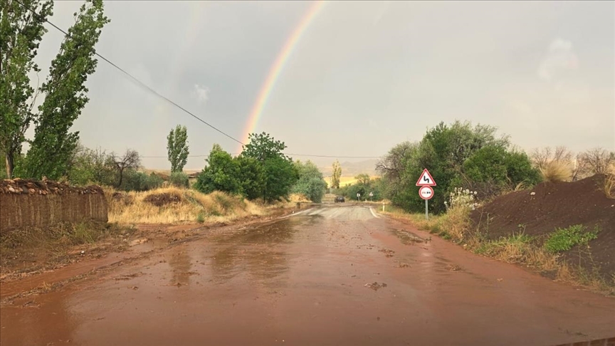 Çorum'da sağanak nedeniyle dereler taştı