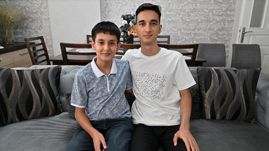 Gaziantepli Özyurtseven ailesi önce LGS sınavında şimdi de YKS'de Türkiye birincisi çıkardı