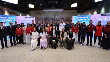 Cumhurbaşkanı Erdoğan, sporcular ve gençlerle bir araya geldi