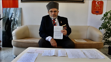 Kıbrıs'tan babasına gönderdiği mektupla şiir yazmaya başlayan gazi anılarını unutamıyor
