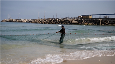 Israeli navy detains 5 Palestinian fishermen trying to find food amid famine in Gaza