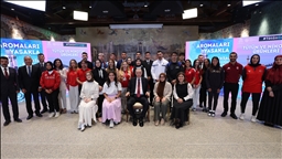 Cumhurbaşkanı Erdoğan, sporcular ve gençlerle bir araya geldi