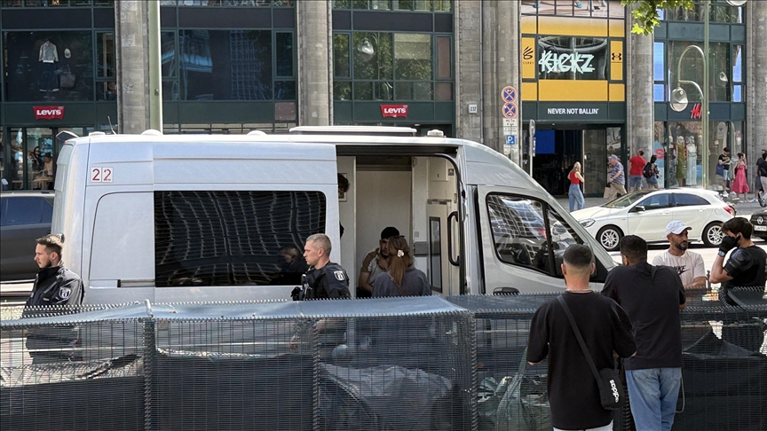 الشرطة الألمانية توقف محتجين مؤيدين لفلسطين وسط برلين