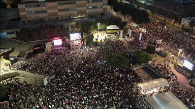 Mijëra izraelitë dalin në rrugë në Tel Aviv për të kërkuar marrëveshje për shkëmbimin e të burgosurve