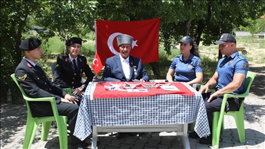 "Efsane tank"ın şoförü, destansı anılarını güvenlik güçleriyle paylaştı