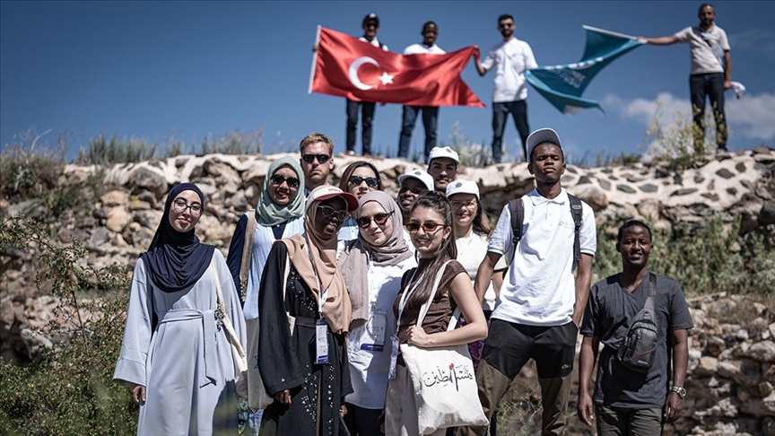 Yabancı öğrenciler Türkçeyi eğlenceli etkinliklerle öğreniyor