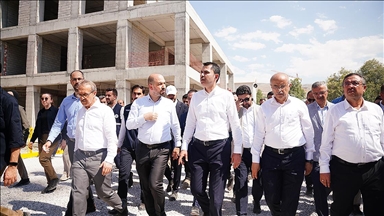 Bakan Kurum'dan Malatya'daki şantiyelere 24 saat çalışma talimatı