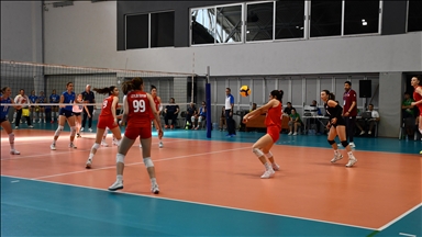EYOF 2025, Kombëtarja U19 e Turqisë në Volejboll për Femra fiton 3-0 në sete ndaj Sllovenisë
