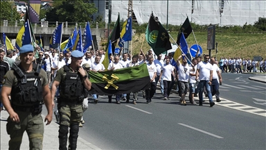 Bosna Hersek'te madenciler düzenli maaş talebiyle başkentte gösteri yaptı