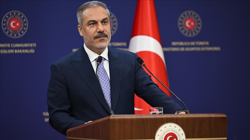 Fidan: Si los grupos en Siria avanzan hacia la división, Türkiye lo considerará una amenaza a su seguridad e intervendrá