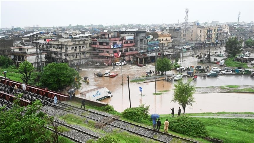 Li Pakistanê ji dawiya hezîranê vir va di barana musonê da jimara kesên ku xeniqîn û mirin, derket 221an