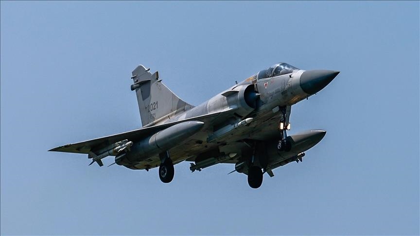 Një avion luftarak francez "Mirage-2000" rrëzohet në Ukrainë