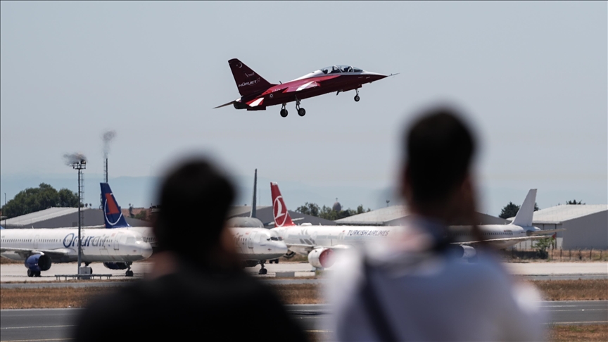 Stamboll, ekspozohen mjete tokësore dhe avionë në Panairin e Ndërkombëtar të Industrisë së Mbrojtjes