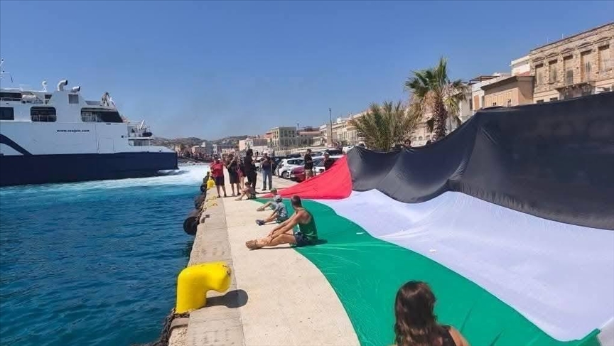Greek protesters block Israeli cruise ship on Syros island