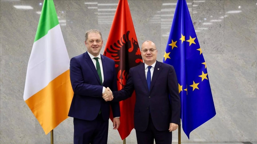Hasani: Vlerësojmë mbështetjen me vizion të Irlandës për zgjerimin e BE-së   