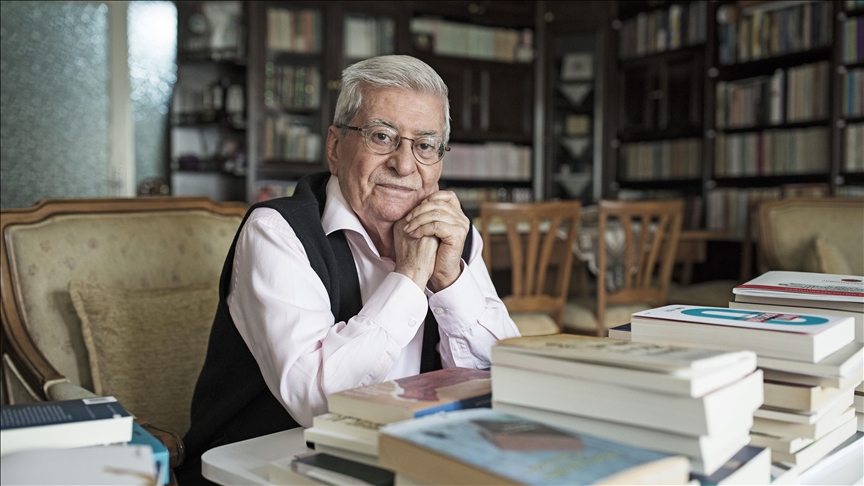 "İslam medeniyeti" eksenli bakış açısıyla eserler kaleme alan yazar: Rasim Özdenören