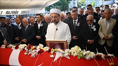 Eski CHP Genel Başkanı Öymen İstanbul'da son yolculuğuna uğurlandı