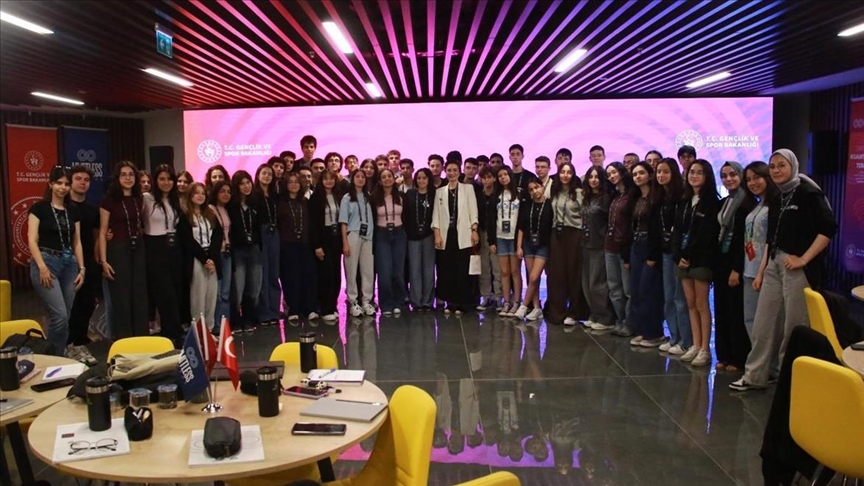 Başarılı gençler, "Teknoloji ve Akademik Girişimcilik Kampı"nda buluştu