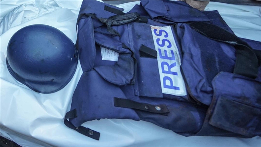 İsrail, Gazze’de hamile bir gazeteciyi karnındaki bebeği ve tüm ailesiyle birlikte öldürdü