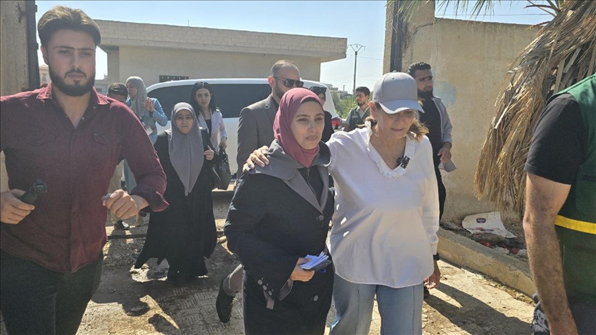 وزيران سوريان يزوران مهجرين وجرحى إثر مواجهات السويداء