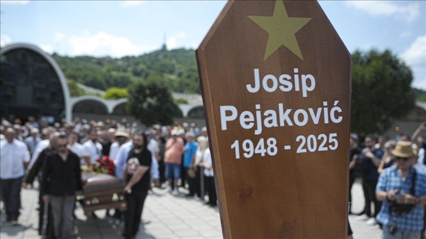 Stotine građana na ispraćaju glumca Josipa Pejakovića u Sarajevu
