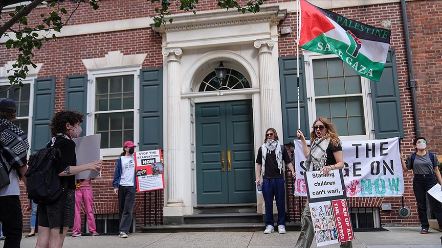 Gazze'deki açlığın sona erdirilmesi talebiyle BM Genel Sekreteri'nin konutu önünde protesto düzenlendi