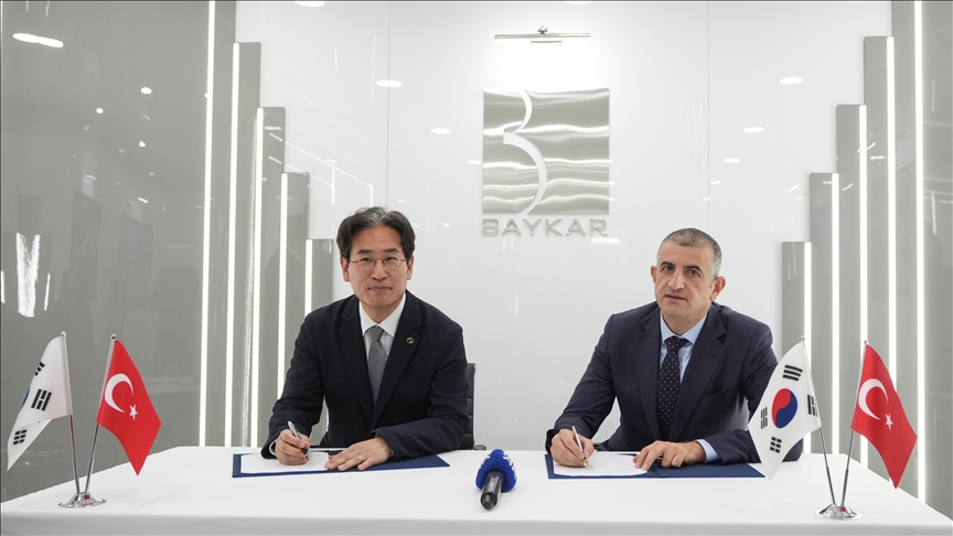 Baykar y Korean Air firman un memorando de entendimiento durante la IDEF 2025