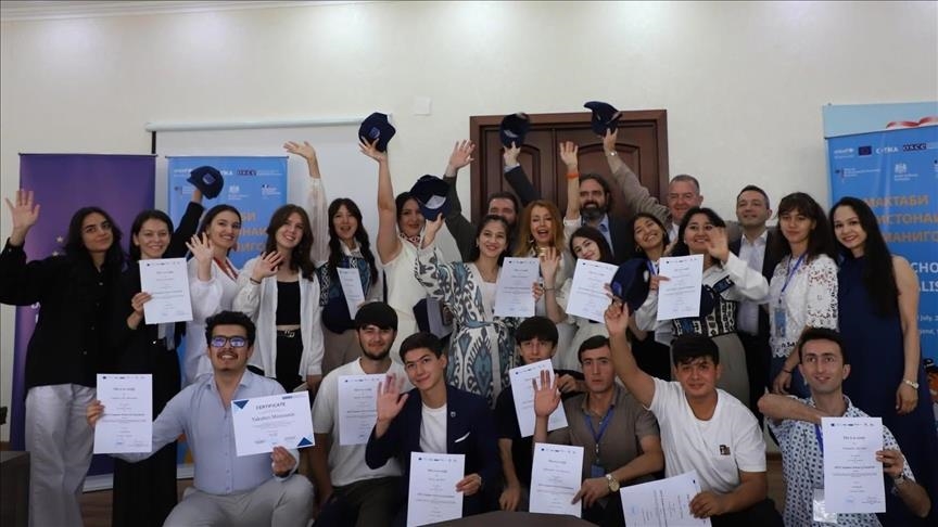 Türkiye-backed summer program teaches young Tajiks ins and outs of journalism