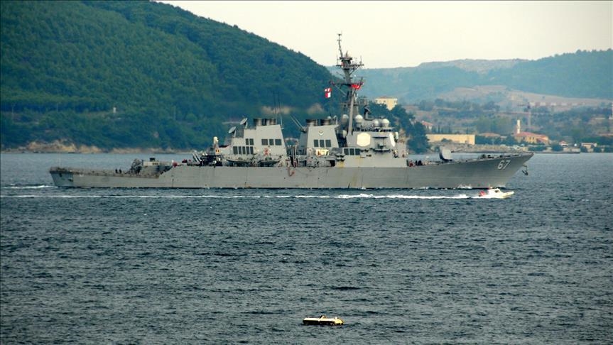 Bliski susret američkog razarača i iranskog helikoptera u Omanskom moru