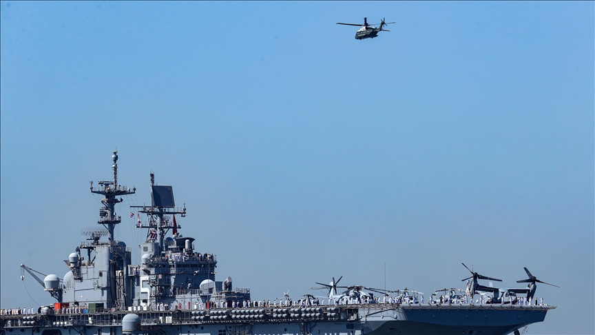 Tensions maritimes : face-à-face entre un destroyer américain et un hélicoptère iranien en mer d’Oman