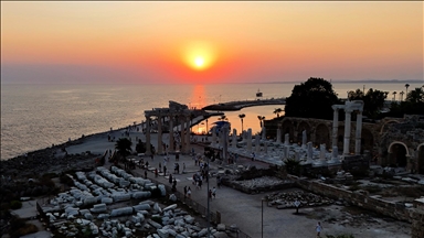 Side Antik Apollon Tapınağı'nda gün batımı, fotoğraf tutkunları için eşsiz kareler sunuyor