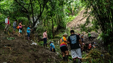 Tropical storm in Philippines leaves 7 dead, thousands displaced