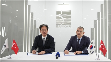 Baykar y Korean Air firman un memorando de entendimiento durante la IDEF 2025 