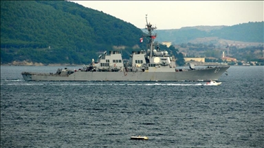 Bliski susret američkog razarača i iranskog helikoptera u Omanskom moru