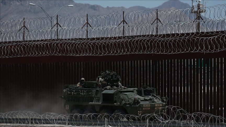 ABD, düzensiz göçmenlerin tutulması için Texas'ta 5 bin kişilik tesis inşa edecek