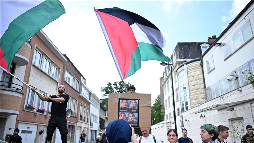 Protesta para ambasadës izraelite në Bruksel, kërkohet qasja në ndihmë për Gazën dhe mbyllja e ambasadës