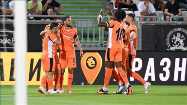 قدم.. باشاك شهير يضع قدما بالدور الثالث لتصفيات دوري المؤتمر الأوروبي
