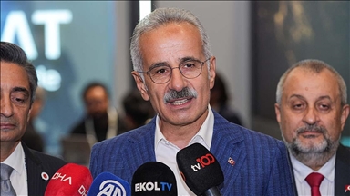 Ulaştırma ve Altyapı Bakanı Uraloğlu, IDEF 2025'i ziyaret etti