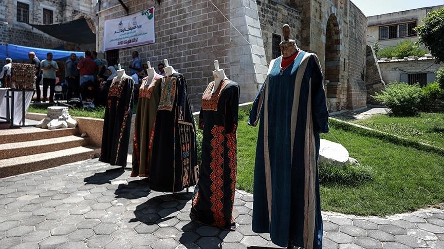 فلسطين: فقدنا كنوزا تراثية من الأثواب تعود بعضها لـ100عام إثر الحرب بغزة