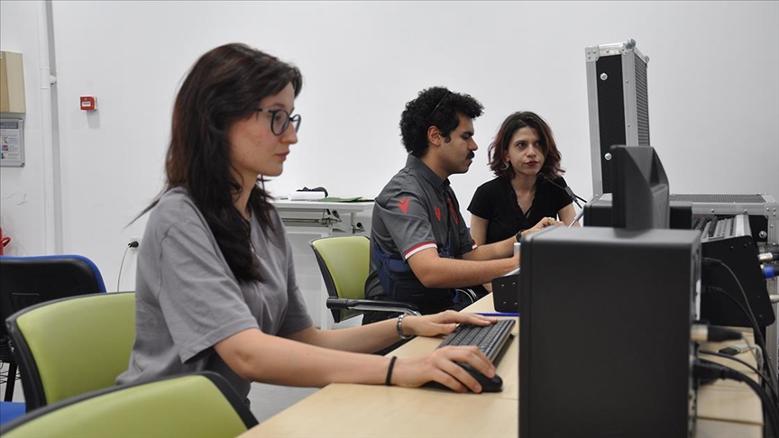 Anadolu Üniversitesi İletişim Bilimleri Fakültesi "istihdama hazır mezun" veriyor