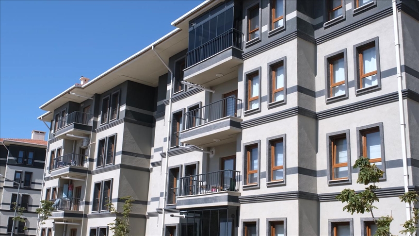 Bakan Kurum, "Gayrimenkul Sertifikası"na ilişkin merak edilen 15 sorunun yanıtını paylaştı