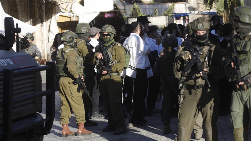 إصابة طفل فلسطيني برصاص مستوطنين إسرائيليين وسط الضفة