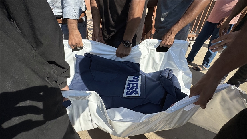 İsrail Gazze’de düzenlediği saldırıda bir gazeteciyi daha öldürdü