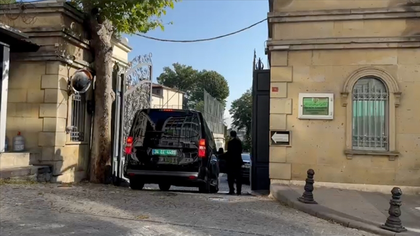 İran’a karşı BM yaptırımlarının gündemde olduğu nükleer krizde Avrupa ile İran, İstanbul’da çözüm arıyor