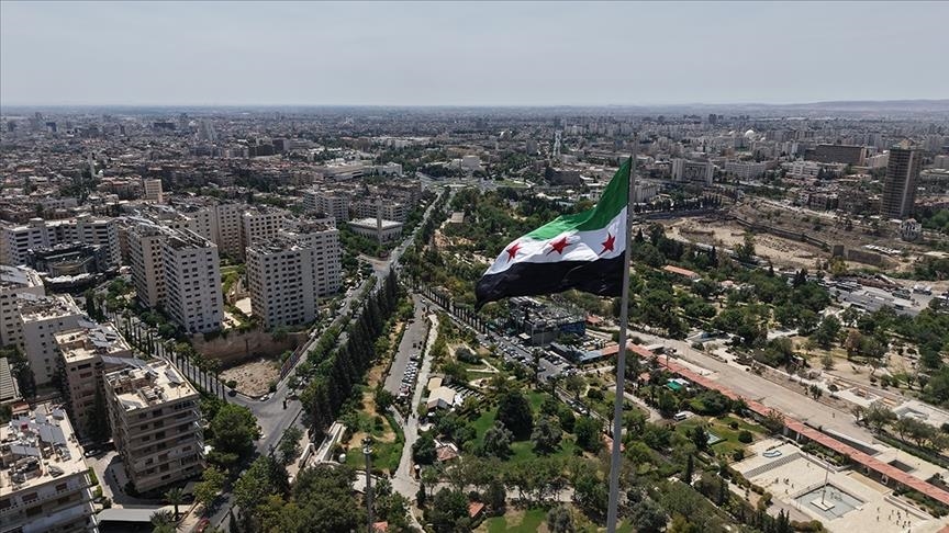 Rayederekî hikûmeta Sûriyeyê pêvajoya di navbera rêveberiya Şamê û PKK/YPGê da nirxand